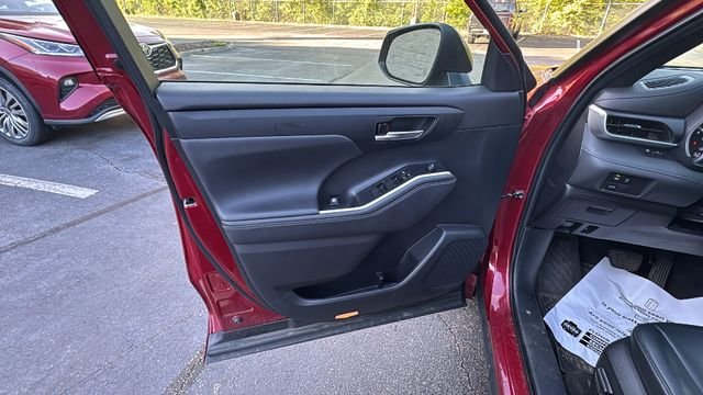 Used 2023 Pearl Toyota XSE image 11