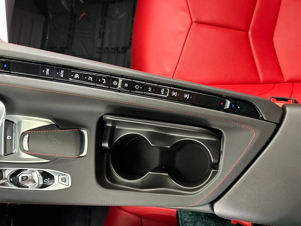 Used 2025 White Chevrolet Stingray image 15