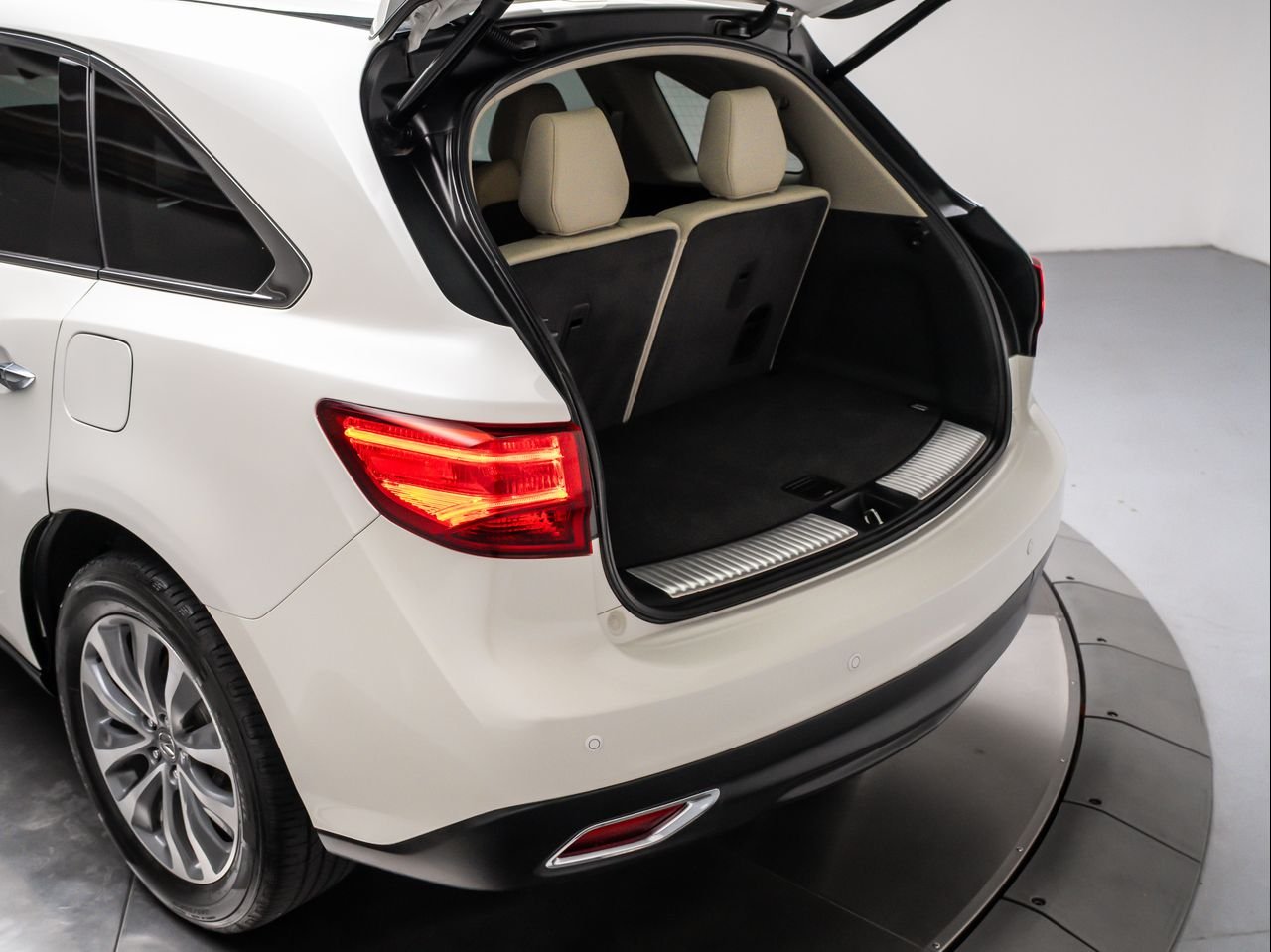 Used 2016 White Diamond Pearl Acura Tech image 10