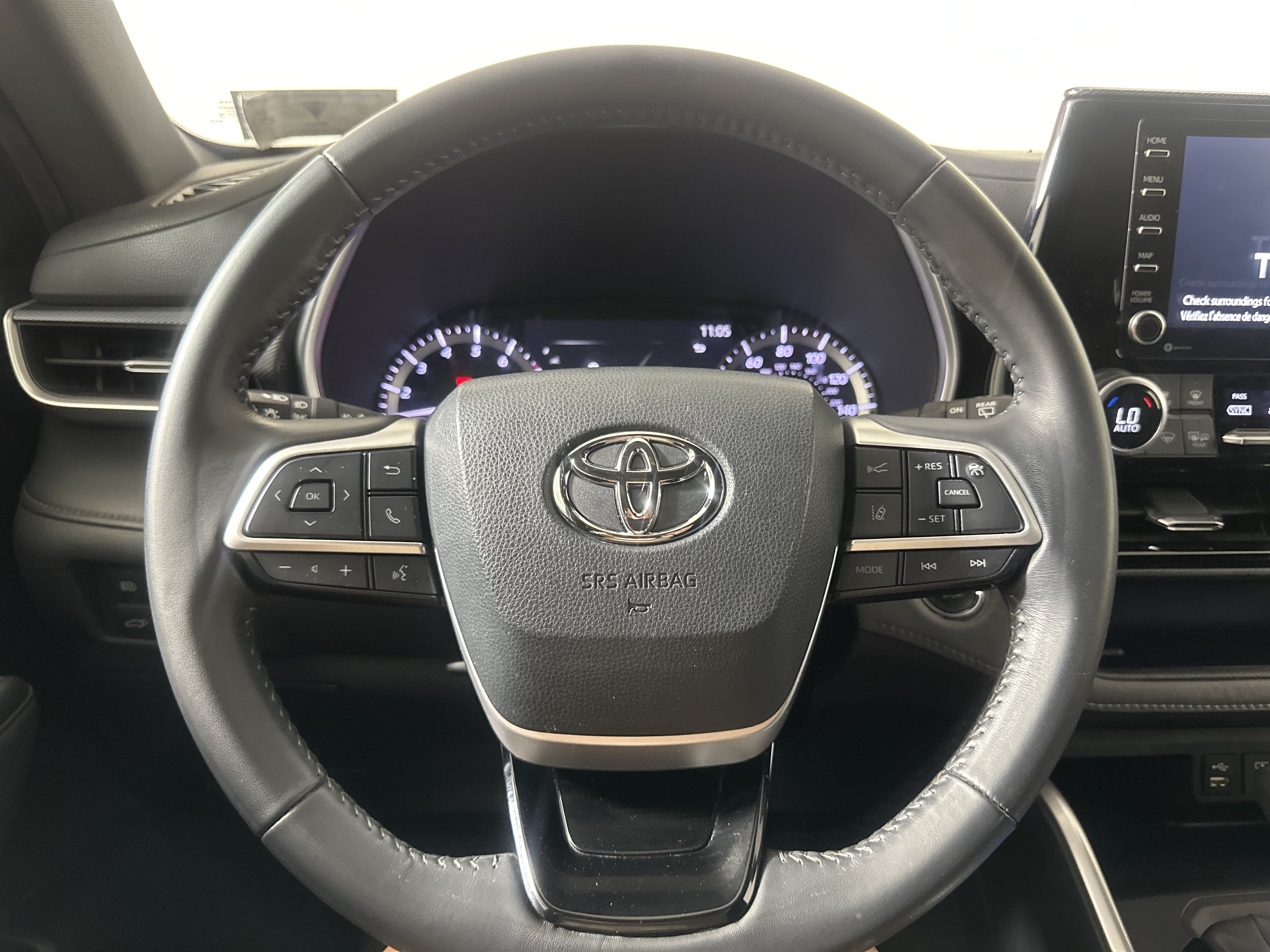 Used 2022 White Toyota XSE image 12