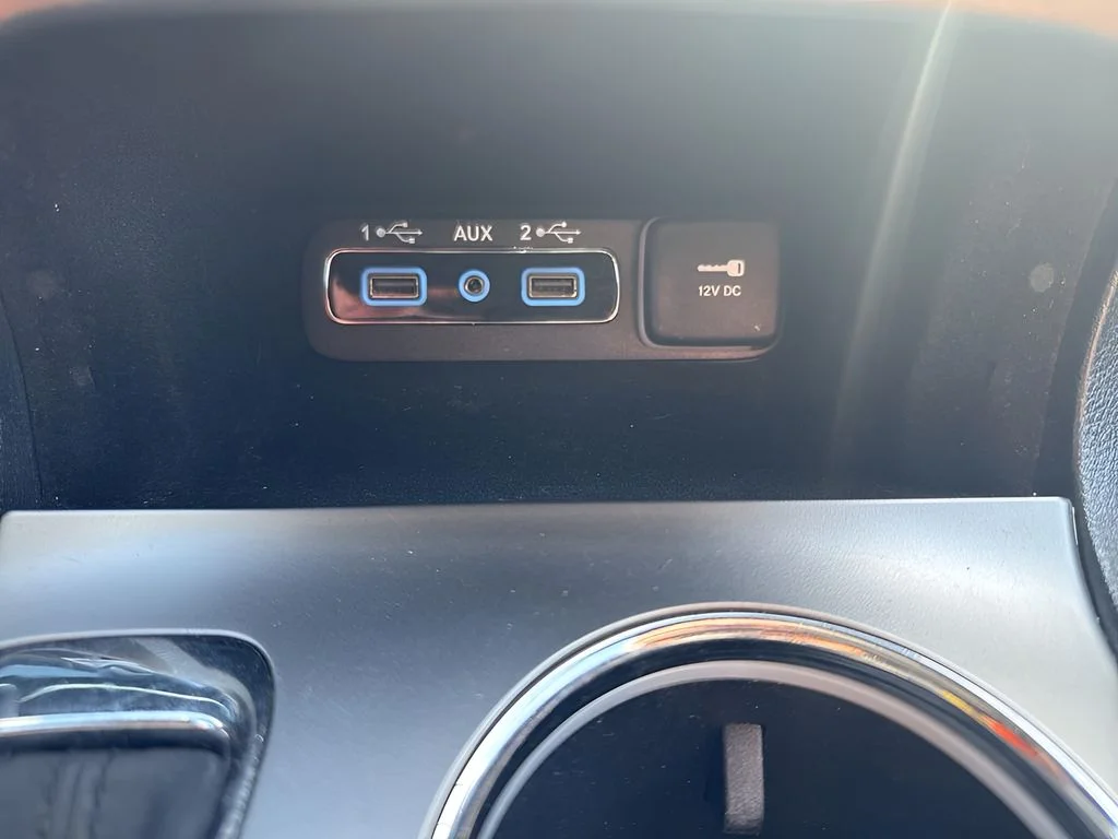 Used 2018 Ivory 3-Coat Jeep Overland image 23