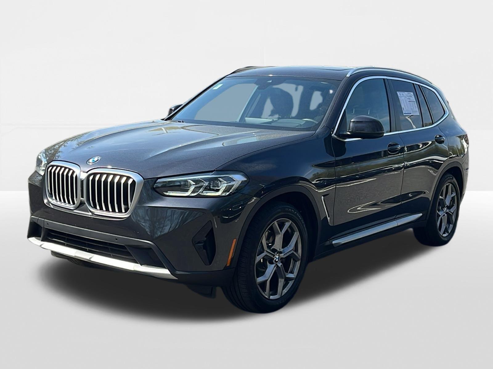 Used 2023 Dark Graphite Metallic BMW xDrive30i image 3