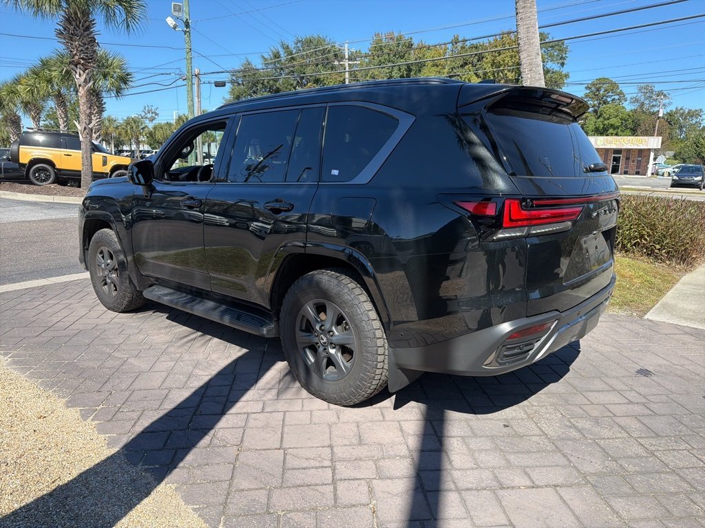 2025 Lexus LX photo 4