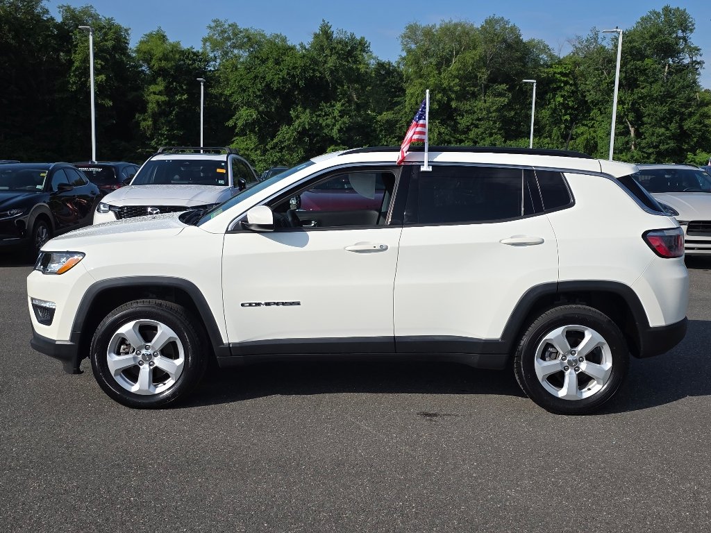 Used 2017 White Clear Coat Jeep Latitude image 1