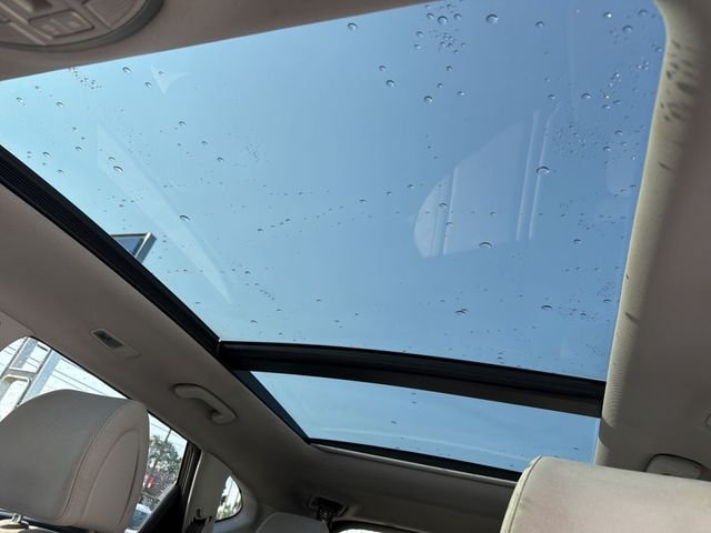 Used 2018 Black Hyundai Value image 23