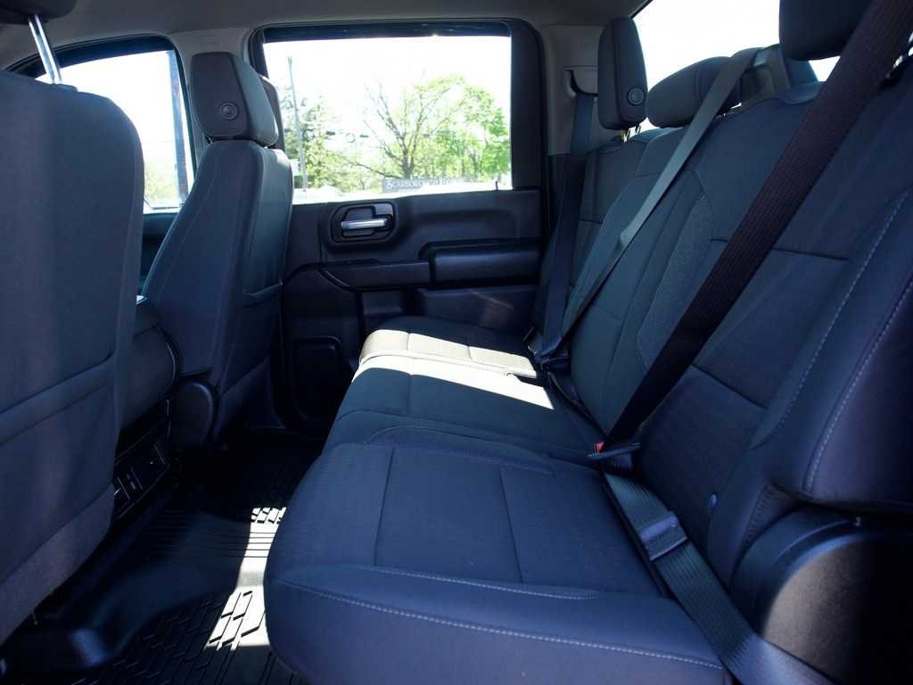2025 Chevrolet Silverado 2500HD Custom - Photo 31