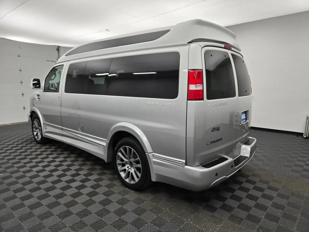 2021 Chevrolet Express Cargo Work Van - Photo 10