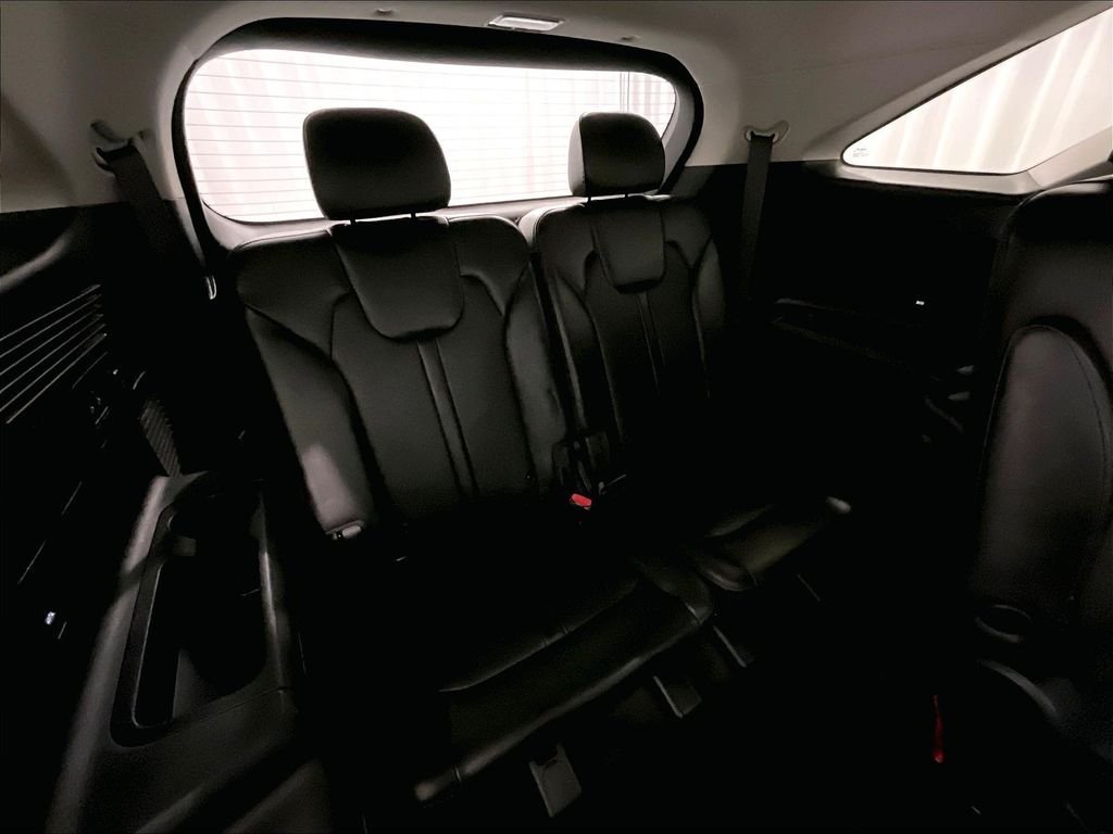 Used 2023 Glacial White Pearl Kia X-Line EX image 17