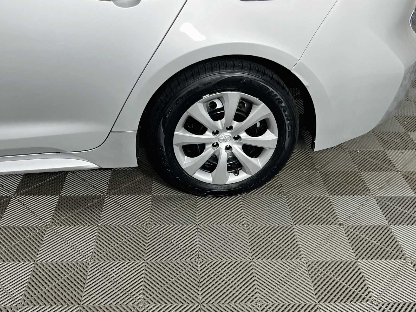 Used 2025 Classic Silver Metallic Toyota LE image 28