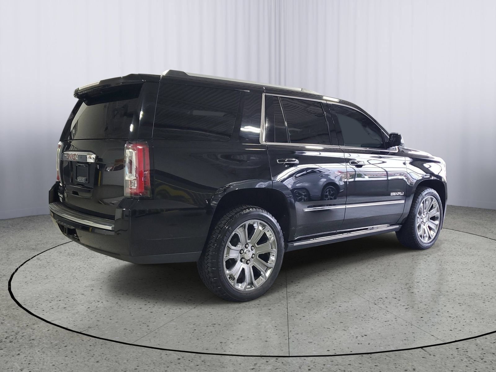 Used 2015 Black GMC Denali image 4