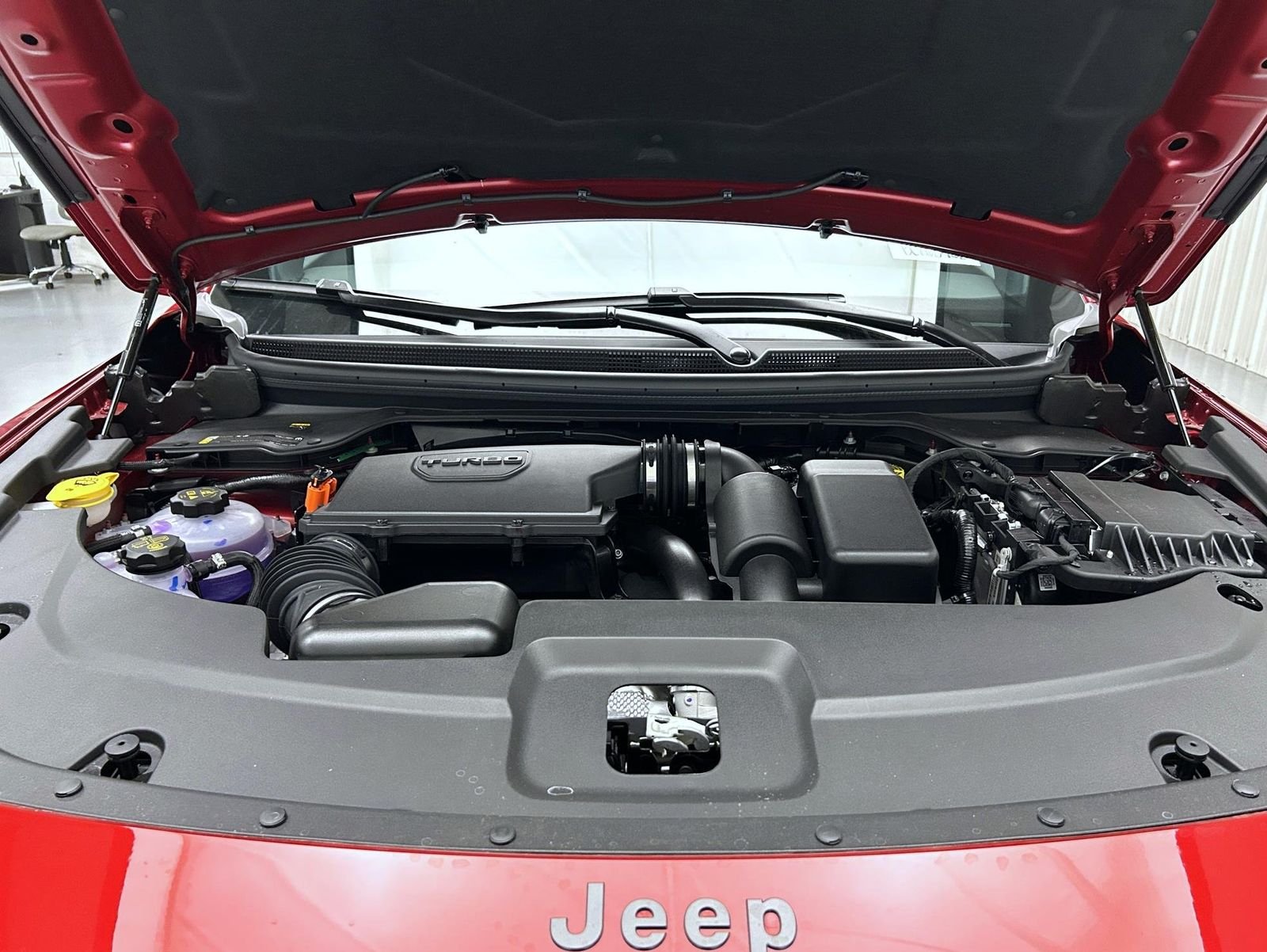 New 2026 Red Hot Pearl-Coat Exterior Paint Jeep Limited image 24