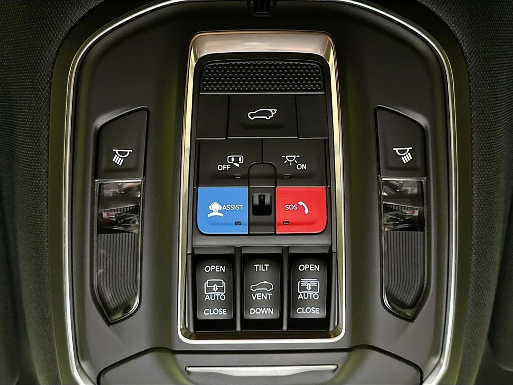 New 2026 Silver-Zynith Exterior Paint Jeep Reserve image 42