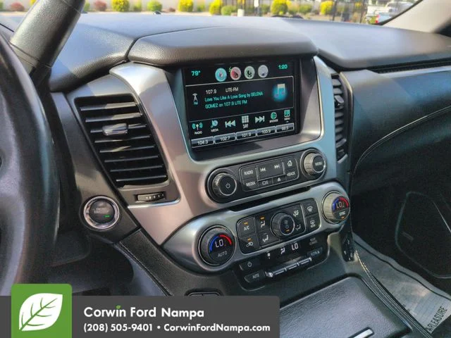 Used 2019 Summit White Chevrolet  image 16