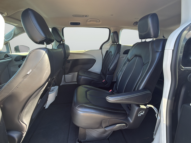 Used 2023 Gray Chrysler Touring L image 14