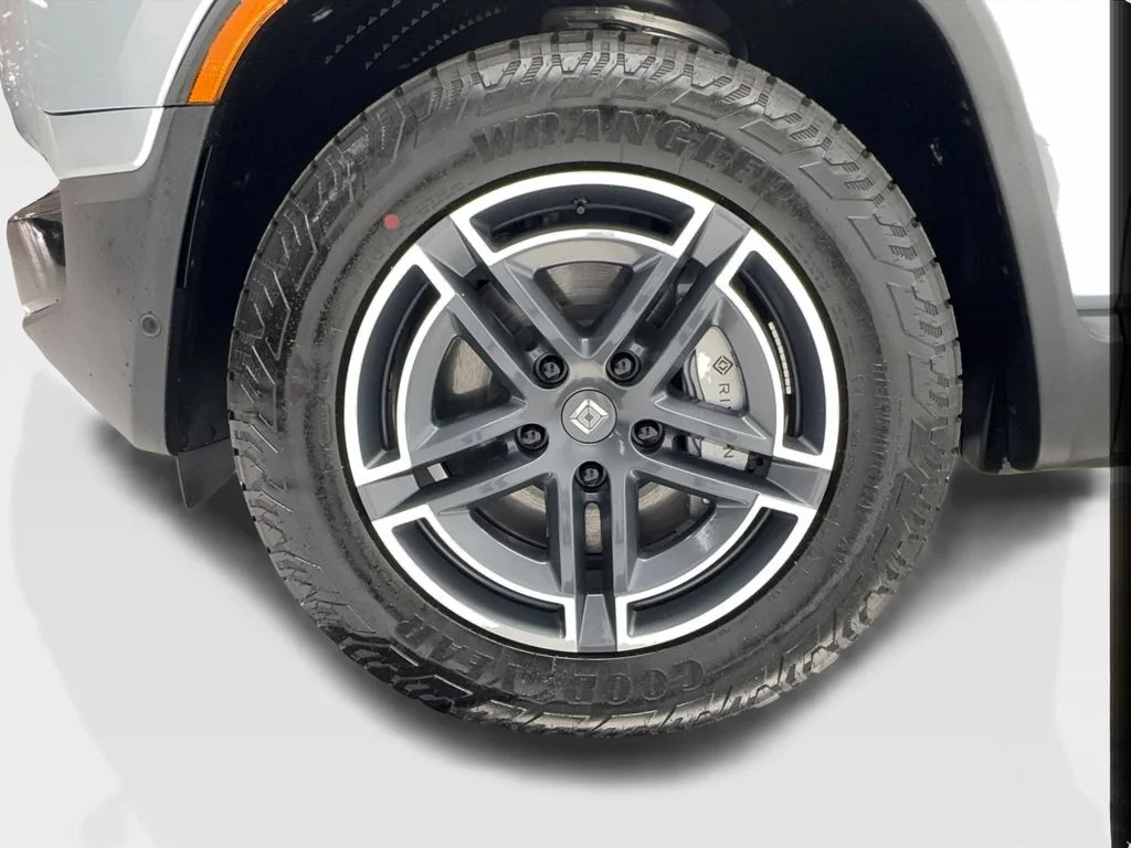 Used 2026 Blue Rivian Dual Motor Standard Pack image 13