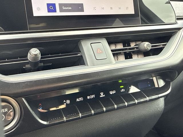 2024 Lexus UX Hybrid 250h - Photo 18