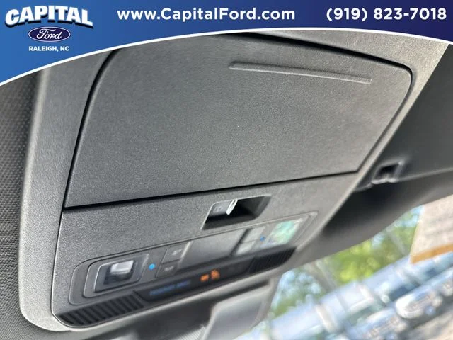Used 2022 White Ford XLT image 32