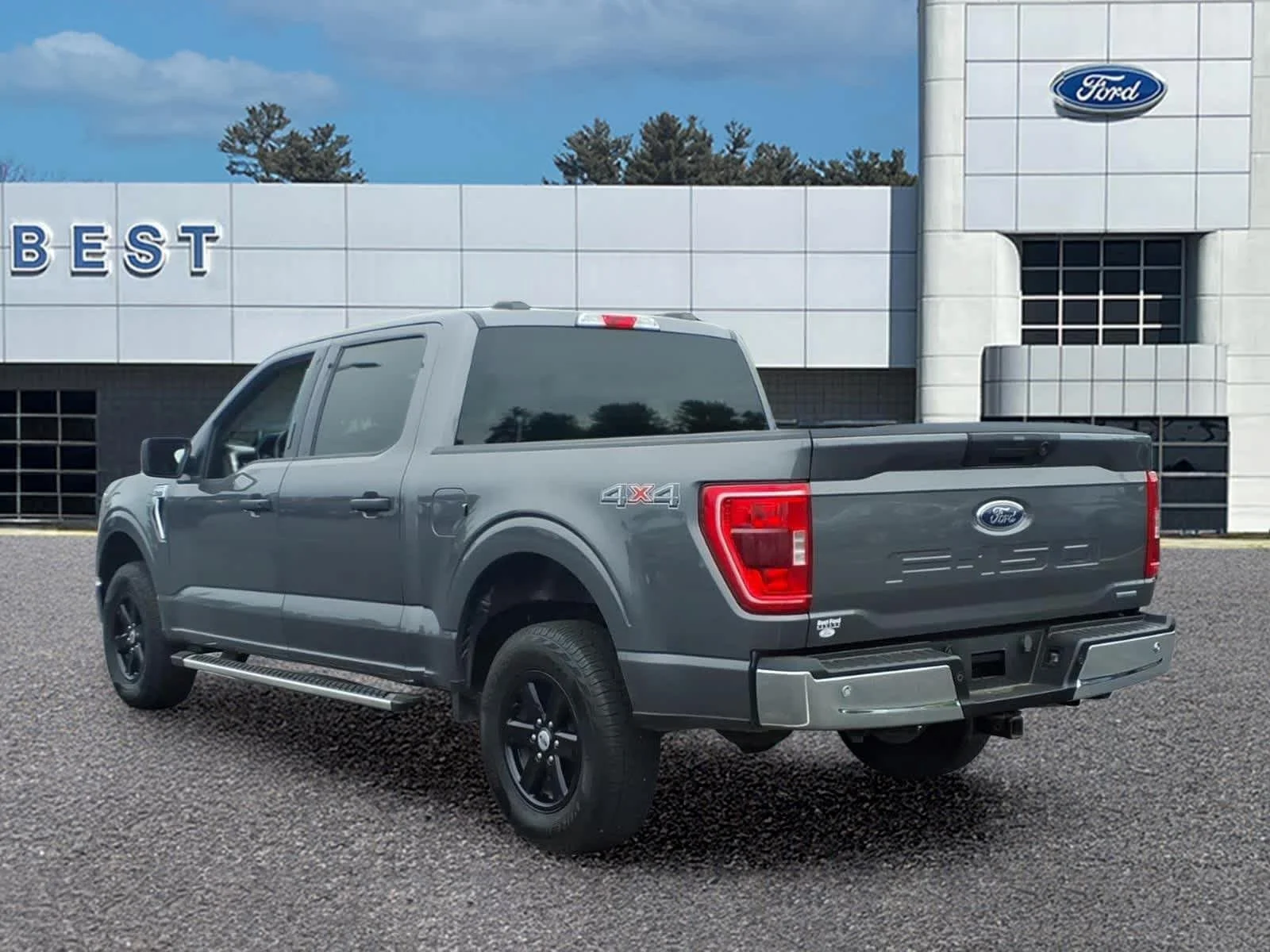 Used 2023 Carbonized Gray Metallic Ford XLT image 8