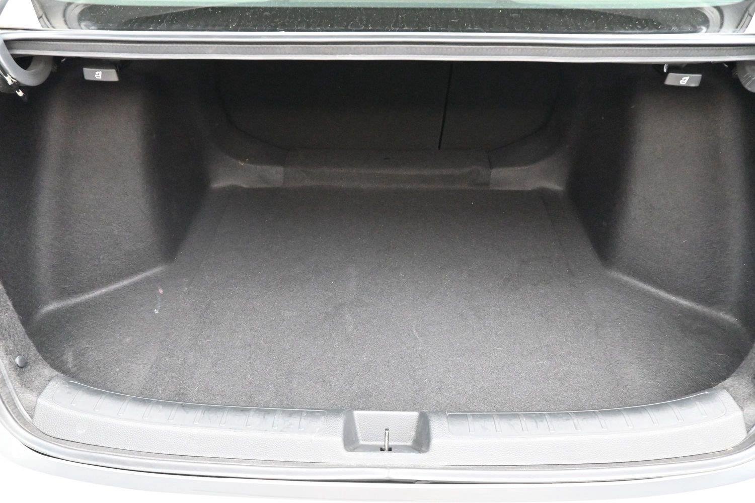 Used 2023 Lunar Silver Metallic Honda EX image 9