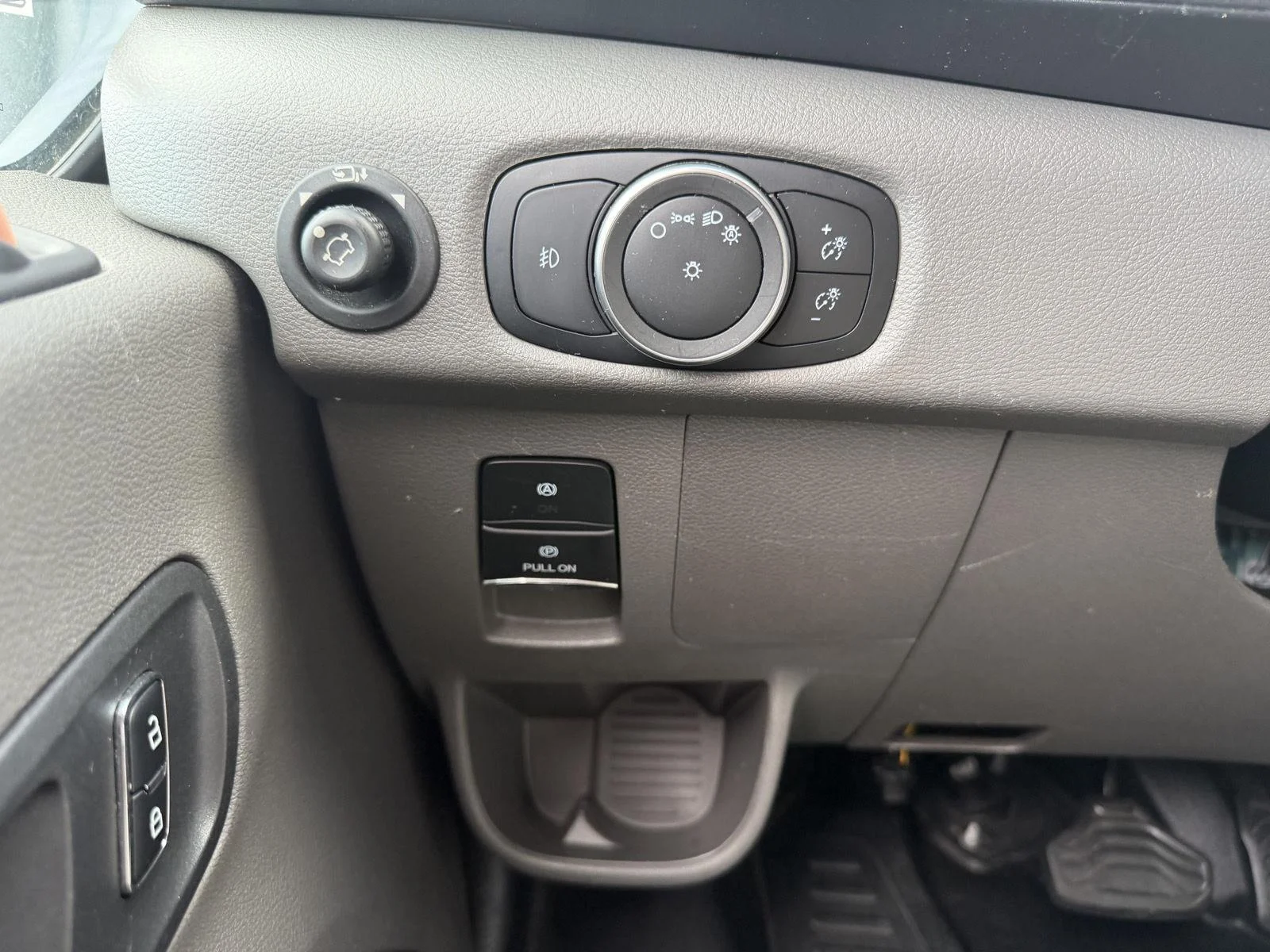 Used 2023 Oxford White Ford 350 XL image 13