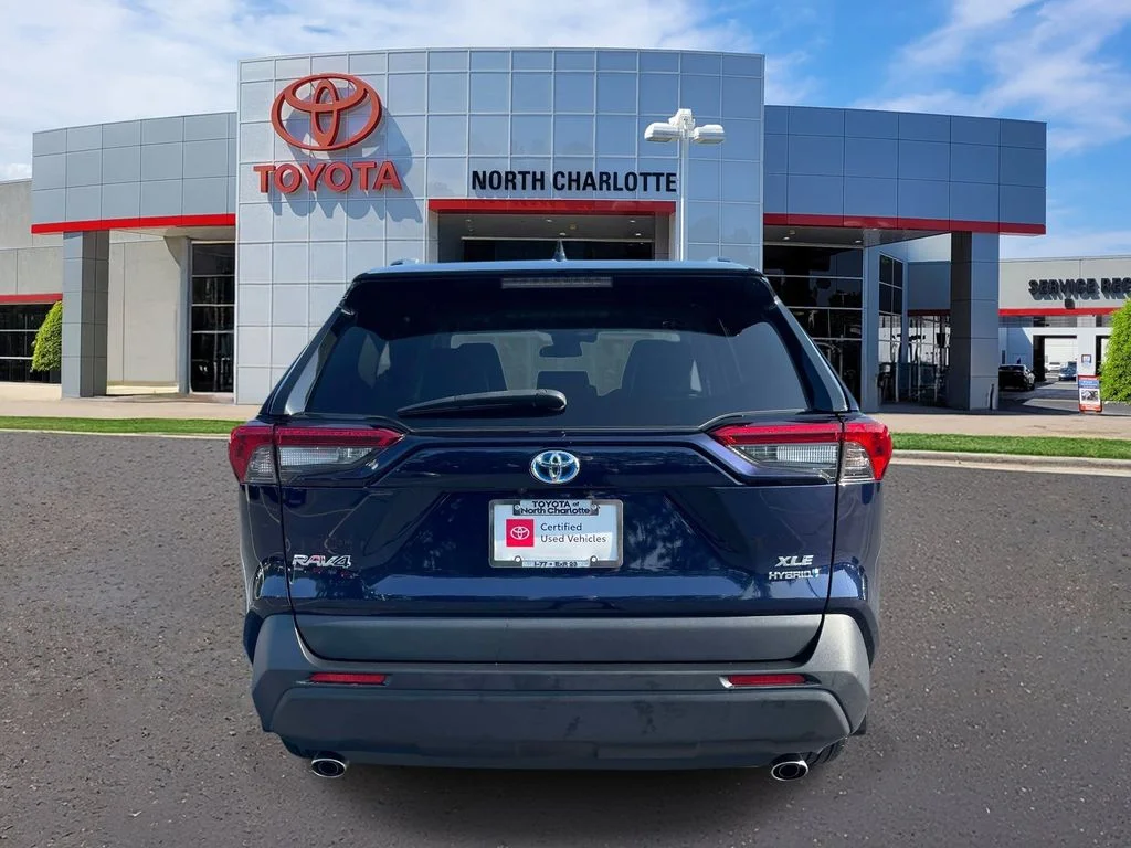 Certified Used 2024  Toyota XLE Premium image 7