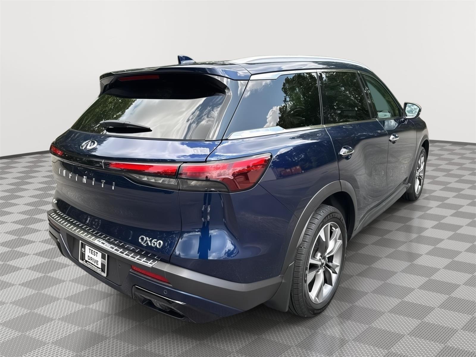 Used 2023 Grand Blue INFINITI LUXE image 6