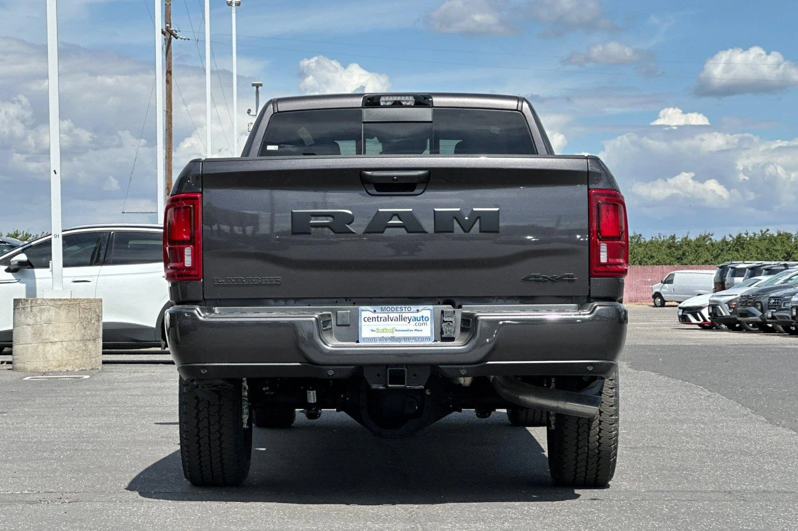 New 2026 Granite Crystal Metallic Clear-Coat Exterior Paint RAM Laramie image 4