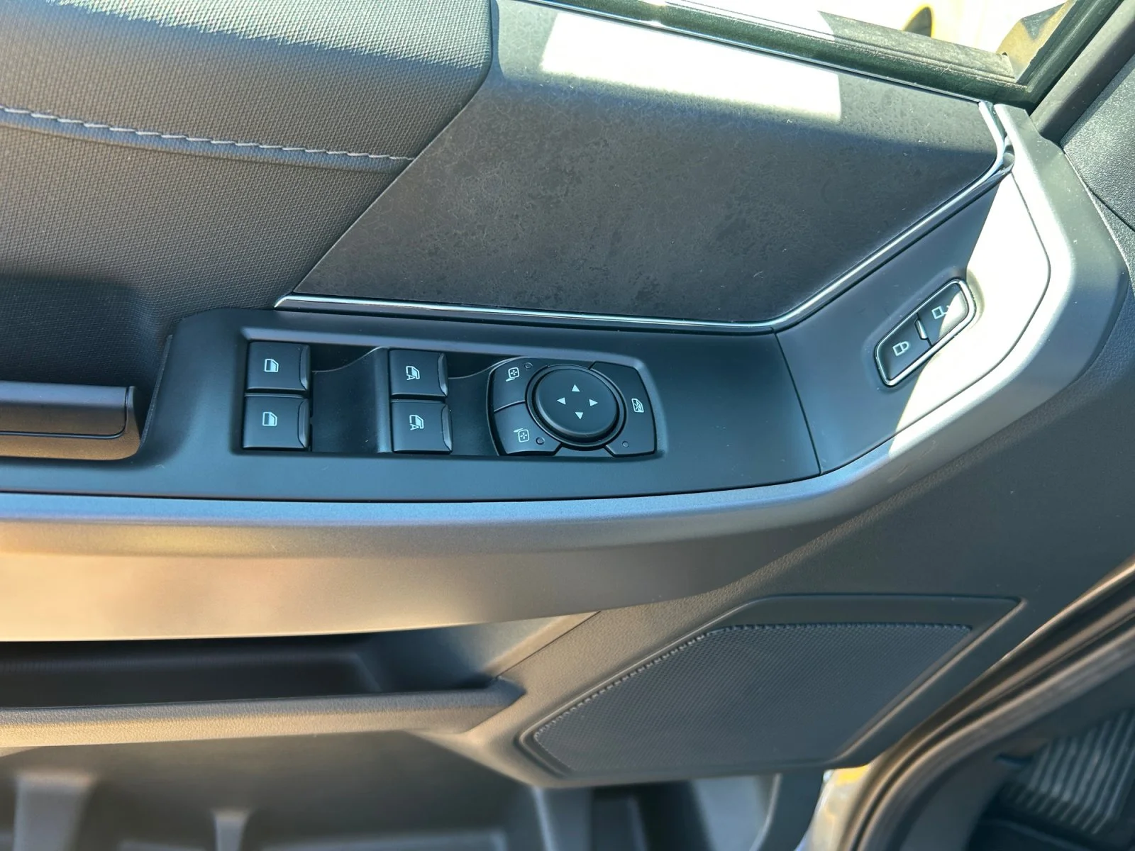 New 2026 Carbonized Grey Metallic Ford XLT image 17