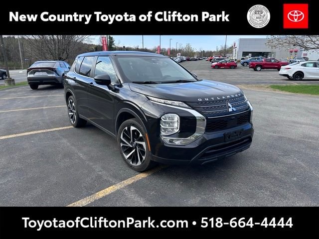 2022 Mitsubishi Outlander ES