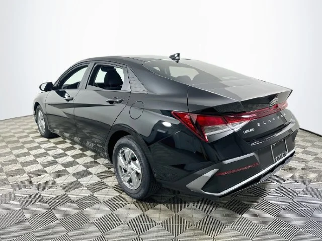 New 2026 Black Hyundai SE image 5