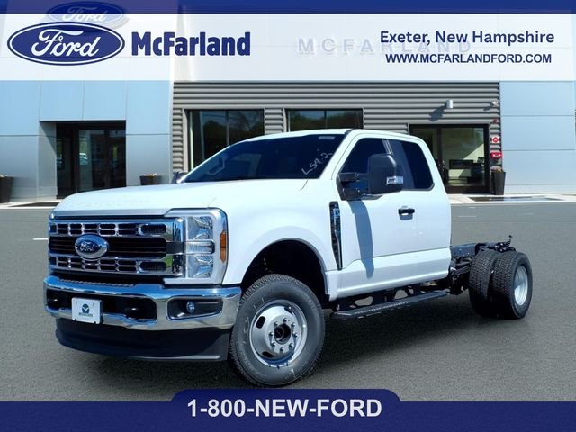New 2026 Oxford White Ford F-350® XL image 1