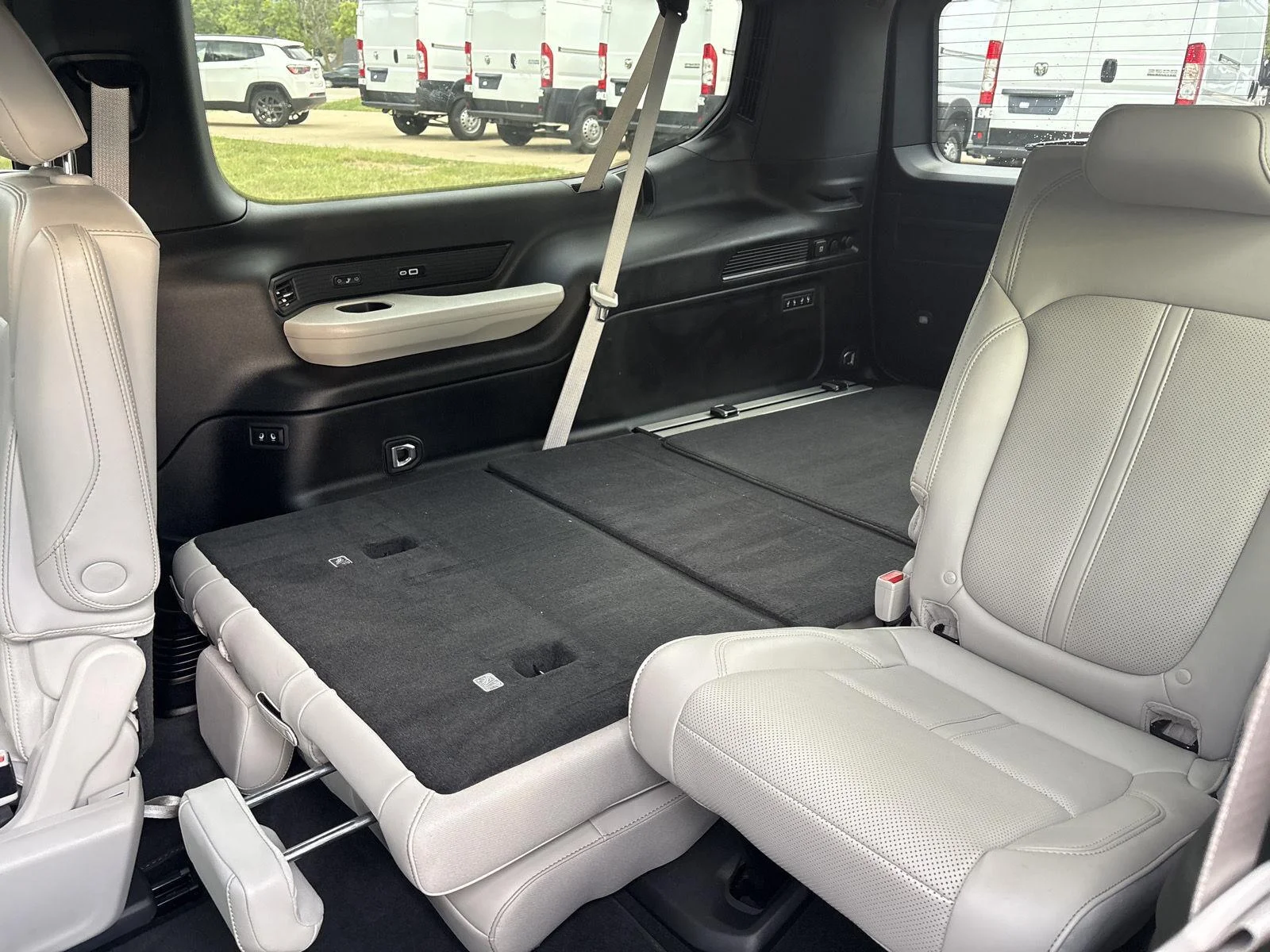 Used 2025 River Rock Jeep Series III image 11