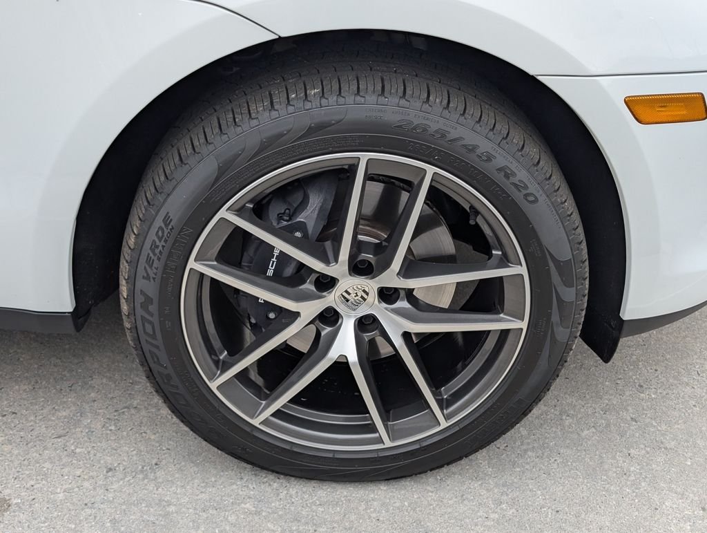 2025 Porsche Macan T - Photo 27