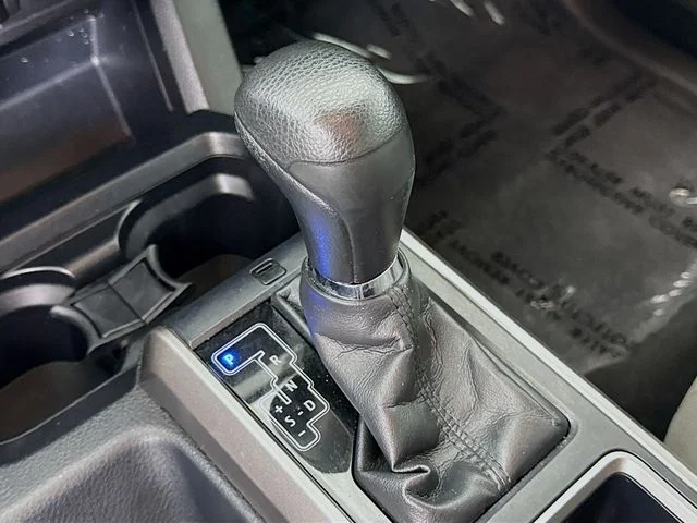 Certified Used 2020  Toyota SR5 image 16