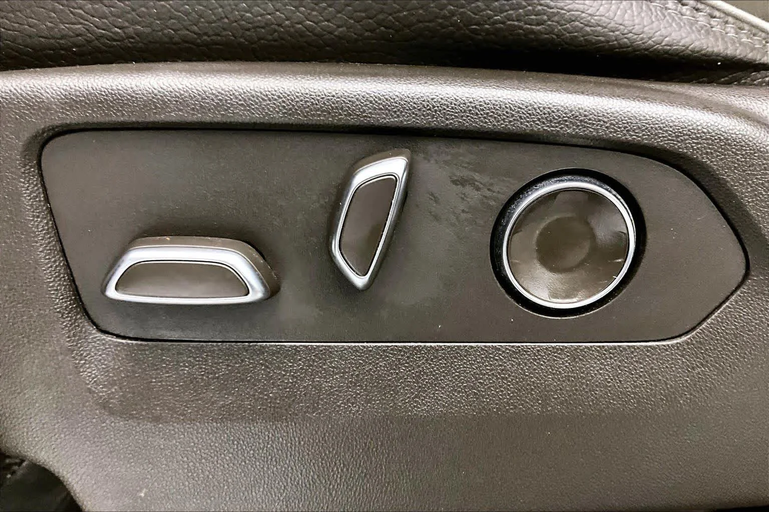Used 2024 Titanium Rush Metallic GMC Denali image 32