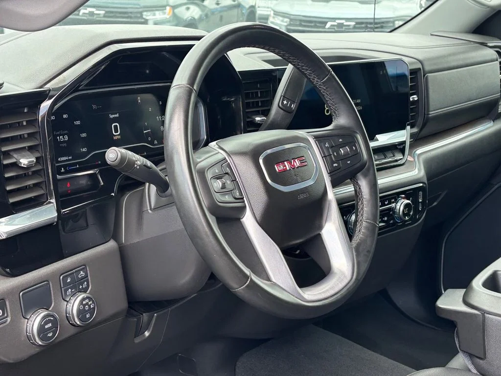 Used 2025 Black GMC SLT image 9
