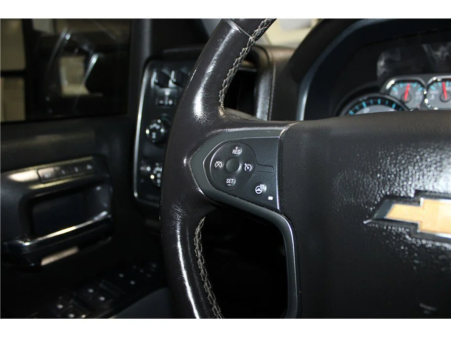 Used 2018 Summit White Chevrolet LTZ image 27