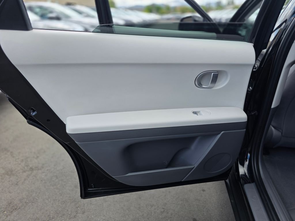 2022 Hyundai IONIQ 5 SE - Photo 18