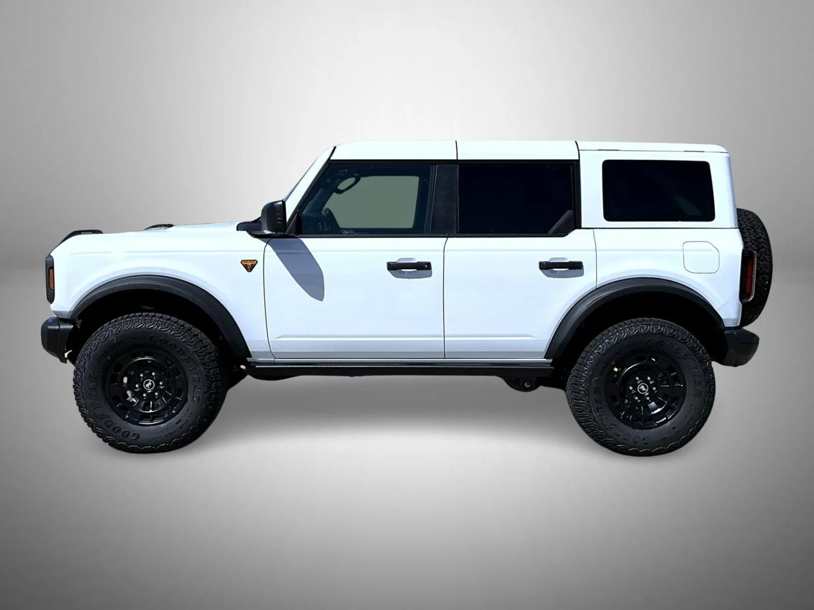 New 2026 Oxford White Ford Badlands image 8