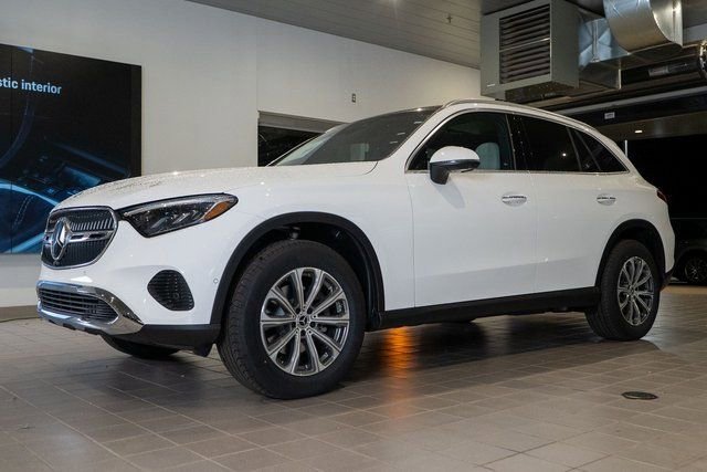 New 2026 Polar White Mercedes-Benz GLC 300 image 36