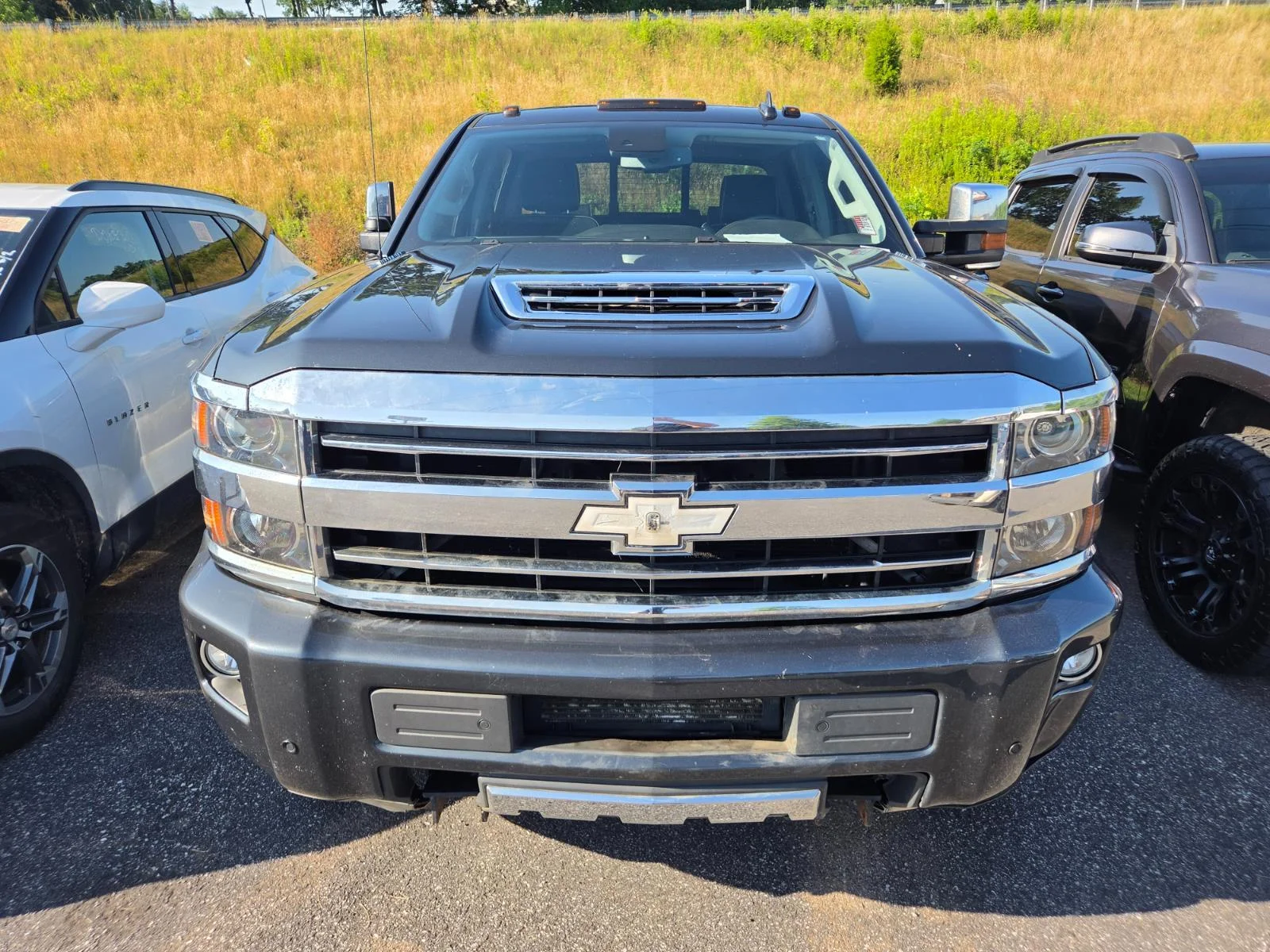 Used 2018 GRAPHITE METALLIC Chevrolet High Country image 2