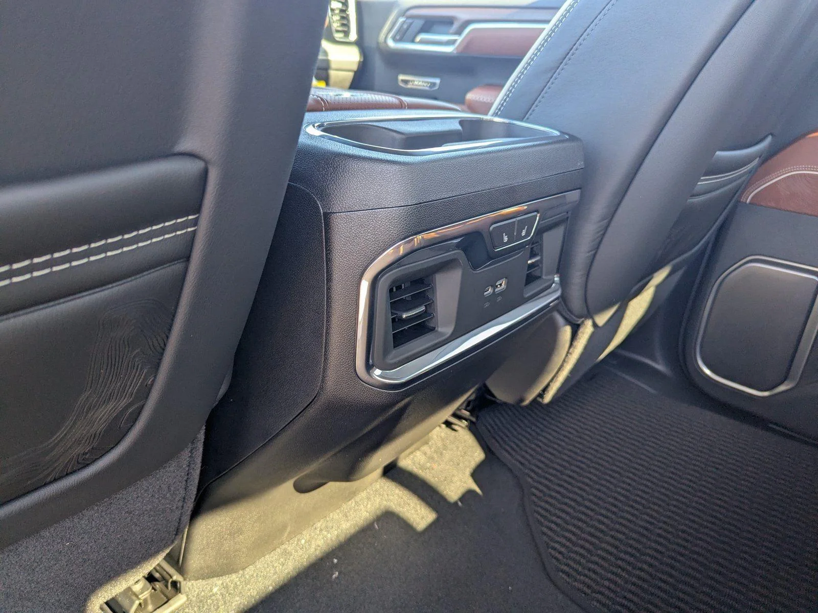 New 2026 Onyx Black GMC Denali Ultimate image 32