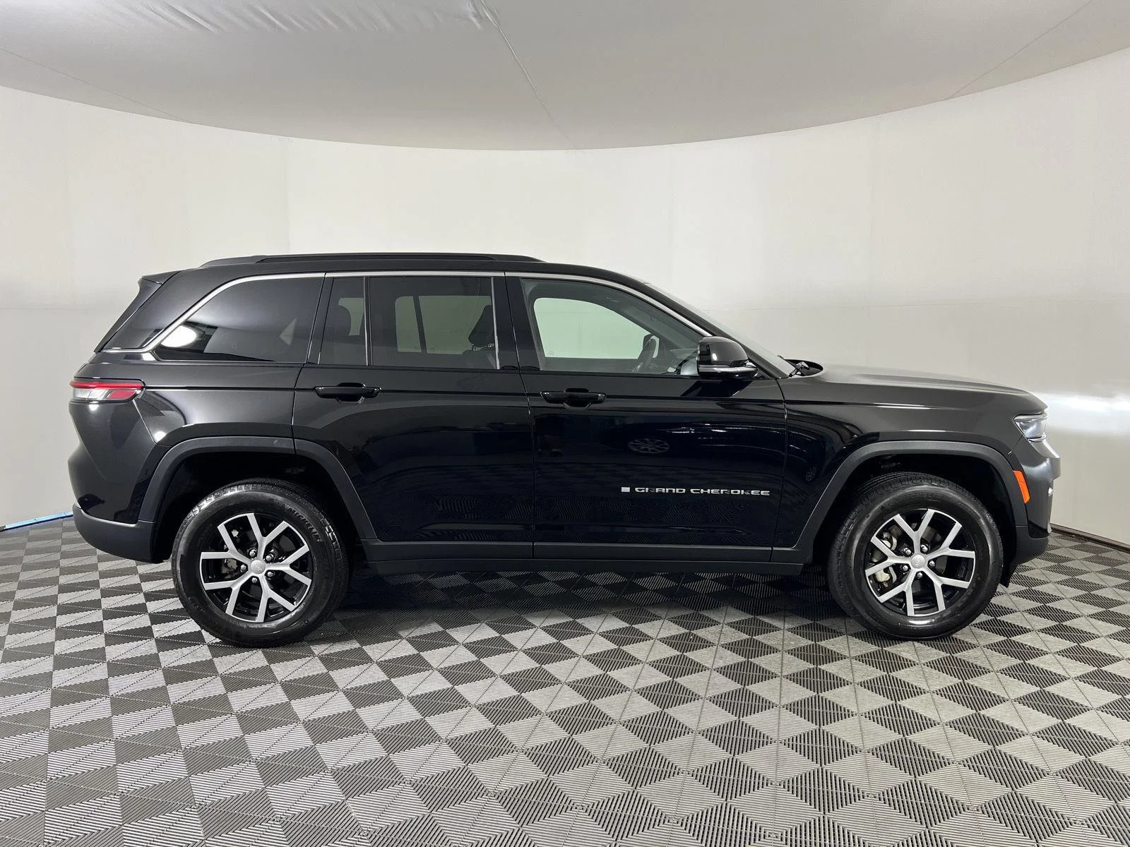 Used 2025 Bk Jeep Limited image 26