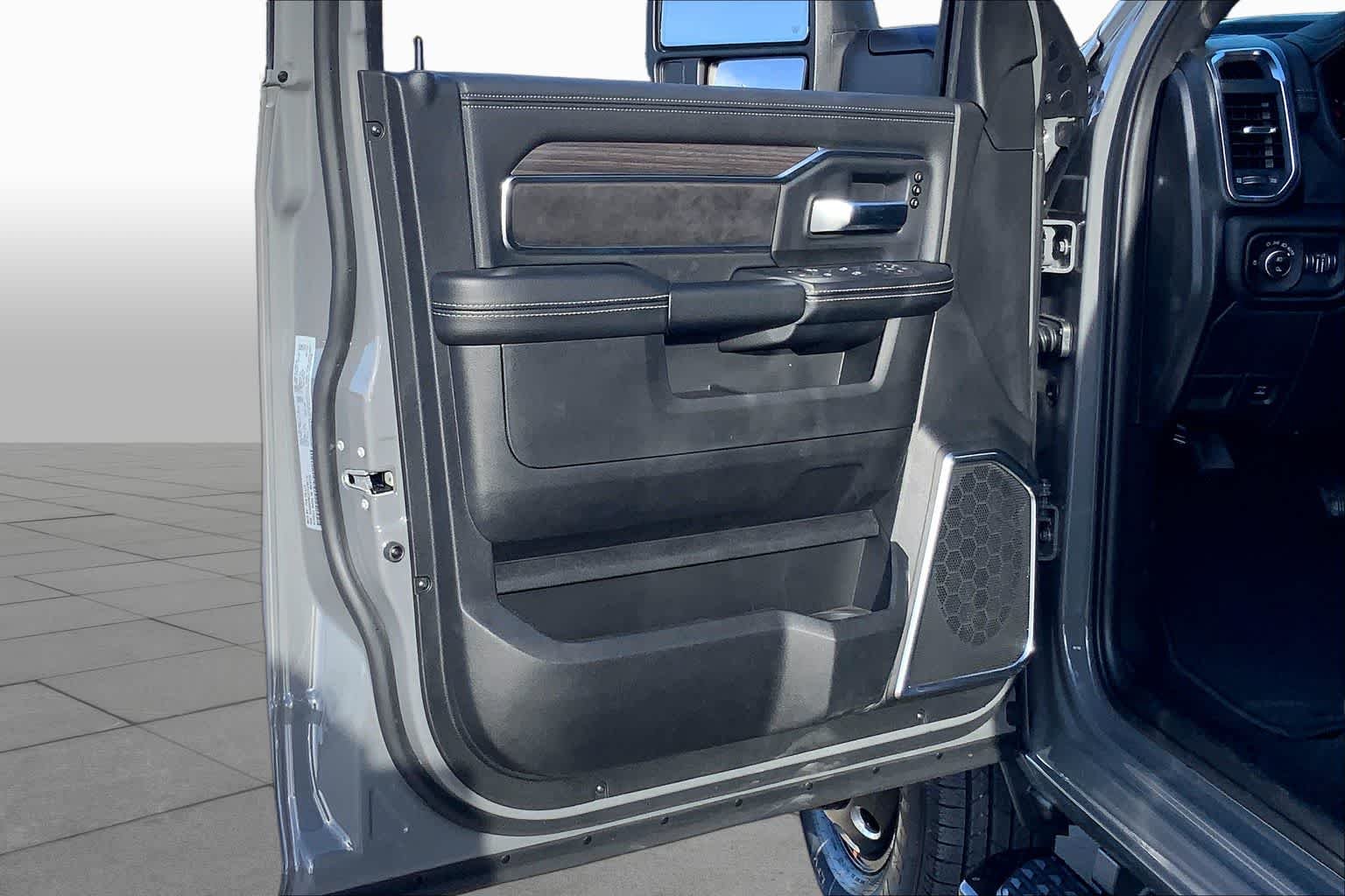 New 2026 Ceramic Gray Clear-Coat Exterior Paint RAM Laramie image 10