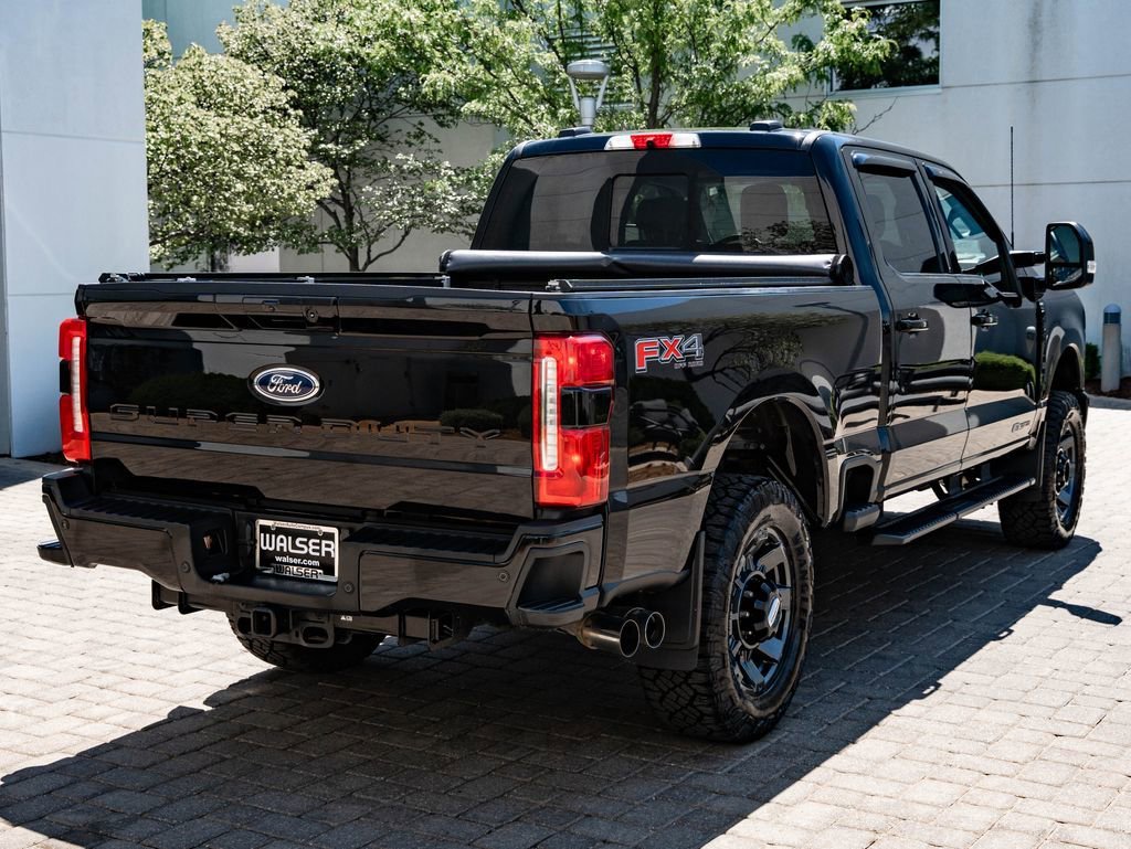 Used 2023 Agate Black Metallic Ford LARIAT image 10