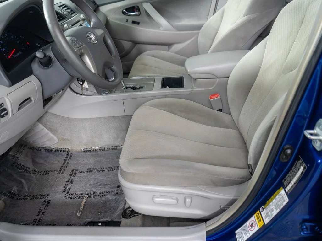 Used 2007 Blue Toyota LE image 10