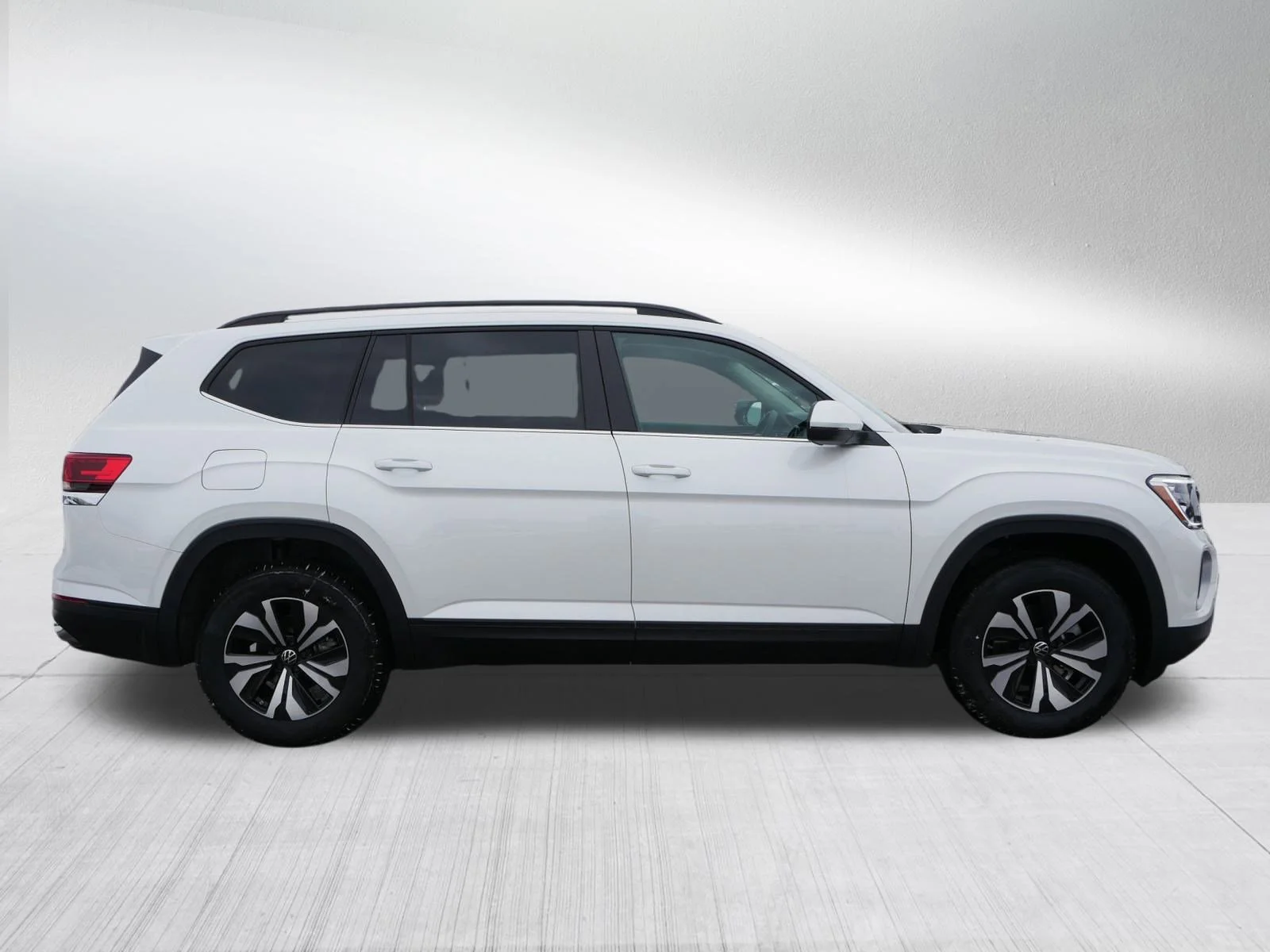 New 2026 Opal White Pearl Volkswagen 2.0T SE image 2