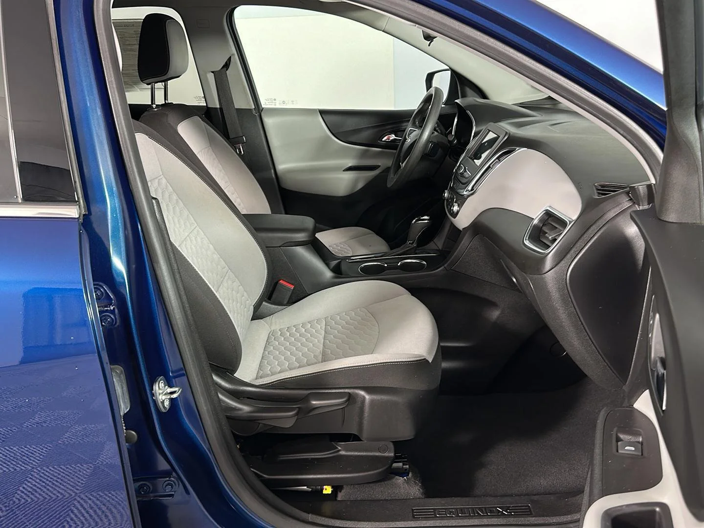 Used 2019 Pacific Blue Metallic Chevrolet LT image 25