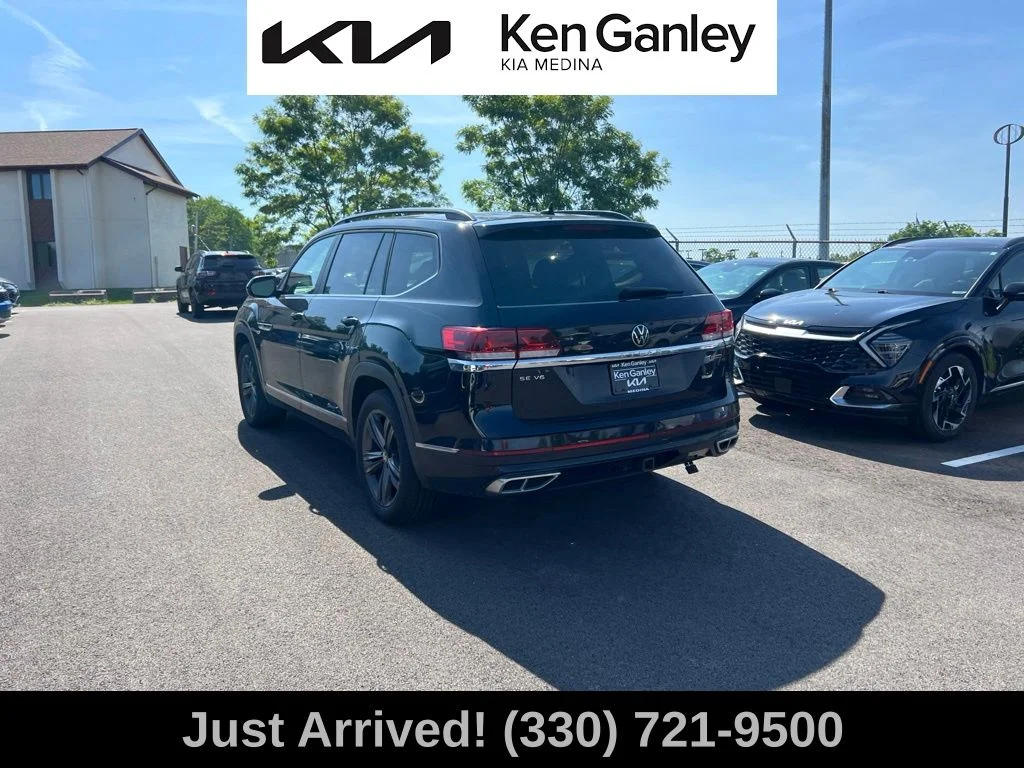 Used 2021 Black Volkswagen 3.6L V6 SE w/Technology R-Line image 7