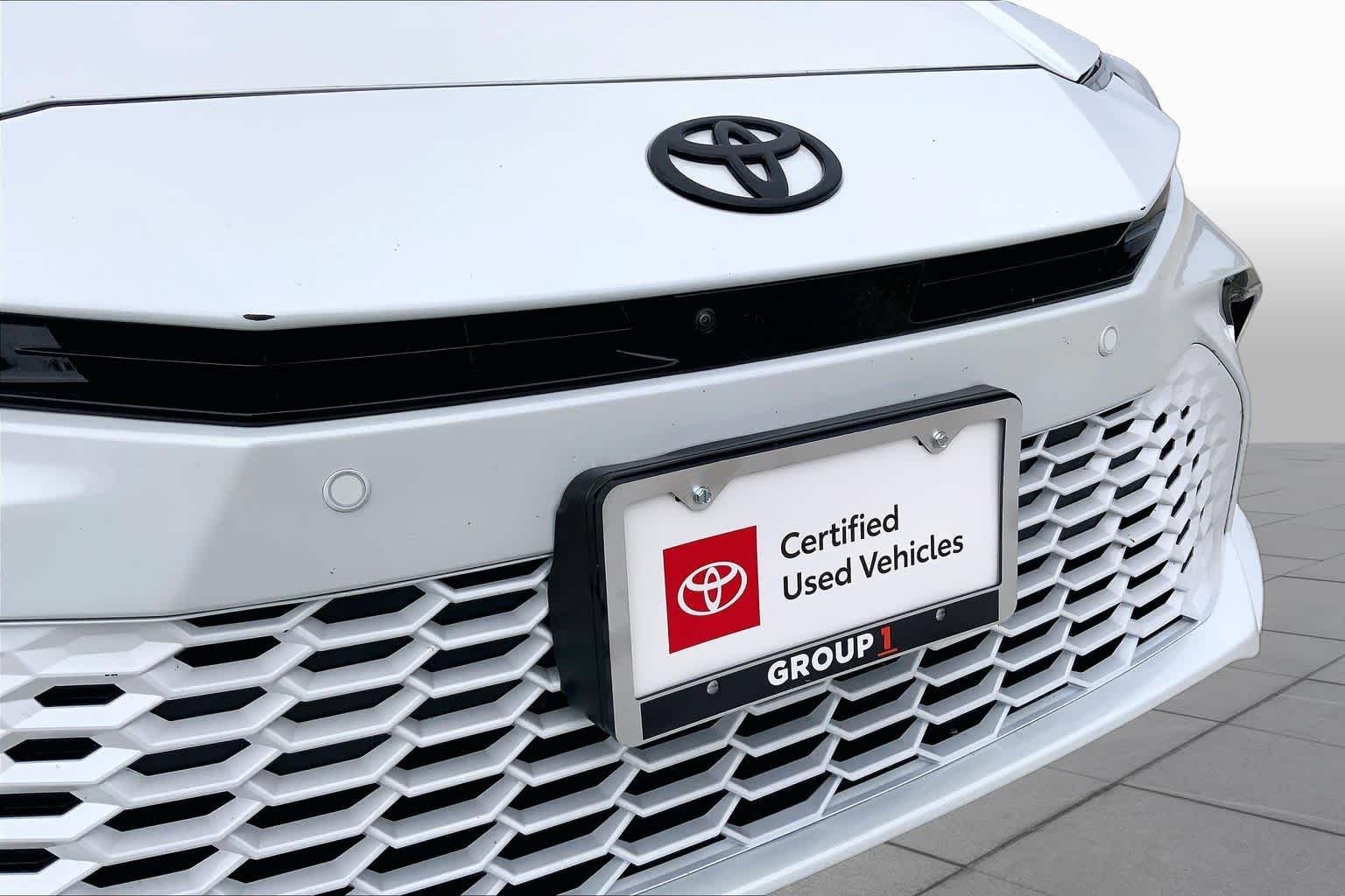 Used 2026 Wind Chill Pearl Toyota XSE image 29